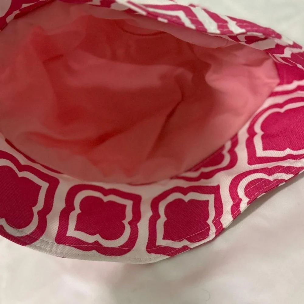 Pink and white women's‎ or girl's bucket hat